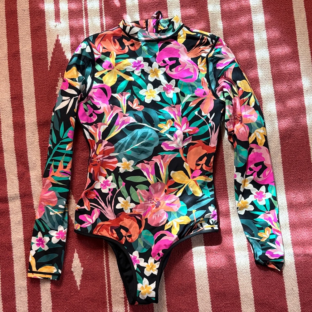 Hurley floral pop retro surf suit
